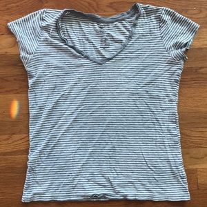 Women’s/Girl’s Gap’s The Essential V-Neck T-Shirt